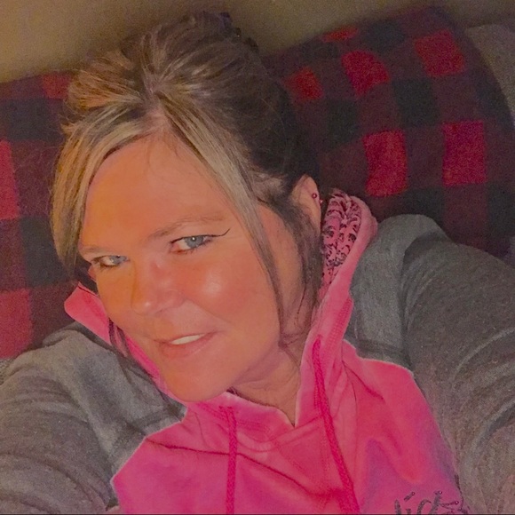 Meet your Posher, Sandra - Picture 1 of 1